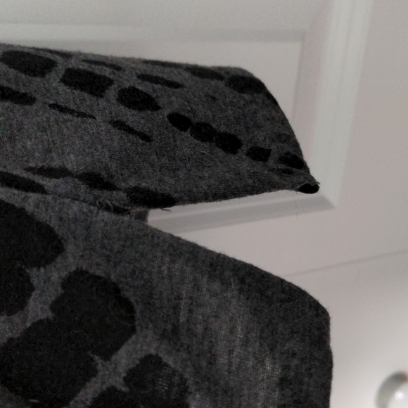 Ladies Top - Picture 4 of 4